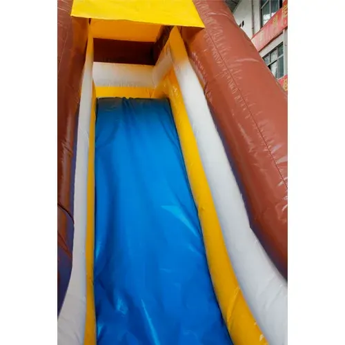 Candy: blaue Rutschbahn von oben