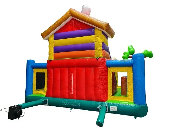 Unsere kleine Farm von der Seite mit rotem Turm und Gebläse