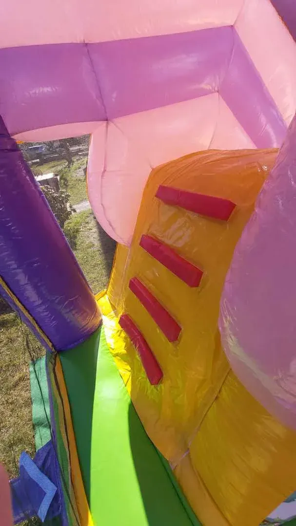 Unicorn World: Kletteraufgang zur Rutsche